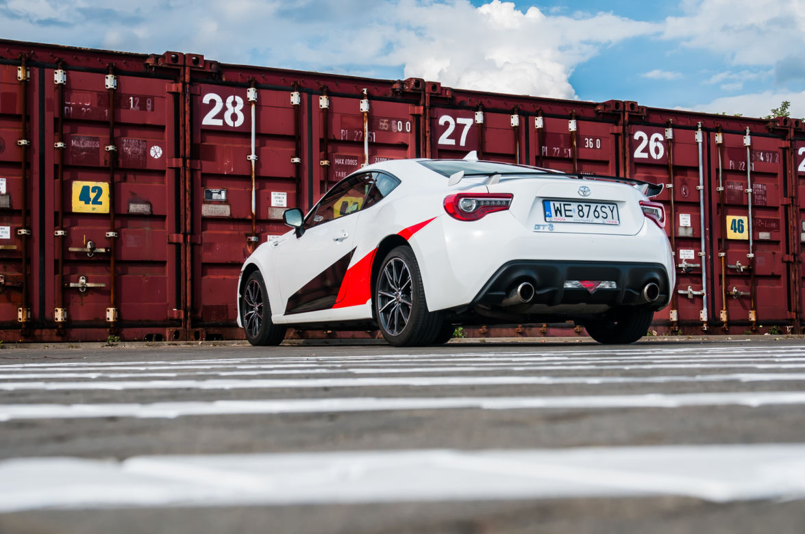 Toyota GT86 2.0 Boxer 200 KM 6MT 