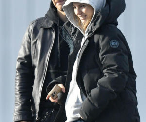 Maciej Musiał najpierw pieści auto, potem dziewczynę