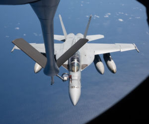 Super Hornety nie pójdą szybko na emeryturę. US Navy inwestuje w modernizacje