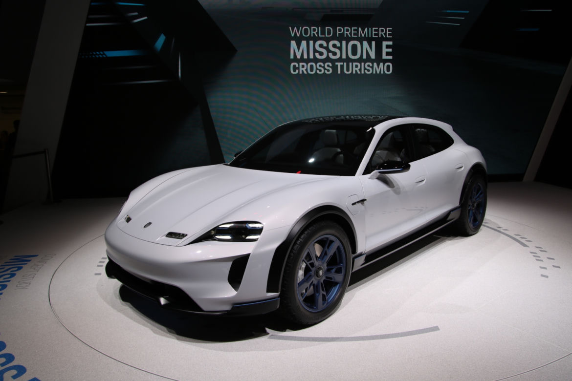 Porsche Mission E Cross Turismo