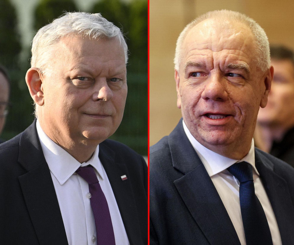 Oficjalny portret polityków: Marek Suski w fioletowym krawacie na tle zieleni oraz Jacek Sasin w granatowym krawacie w pomieszczeniu, obrazujący spór między nimi, o którym przeczytasz więcej na naszym portalu.