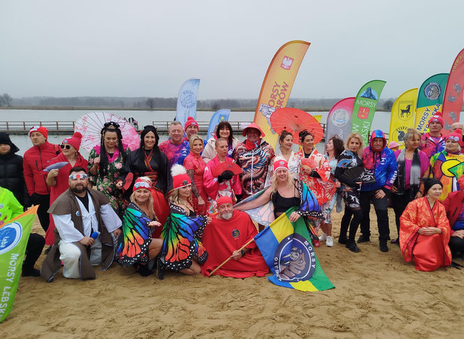 Mazowieckie Morsy otworzyły sezon morsowania 2025/2026 nad zalewem w Siedlcach