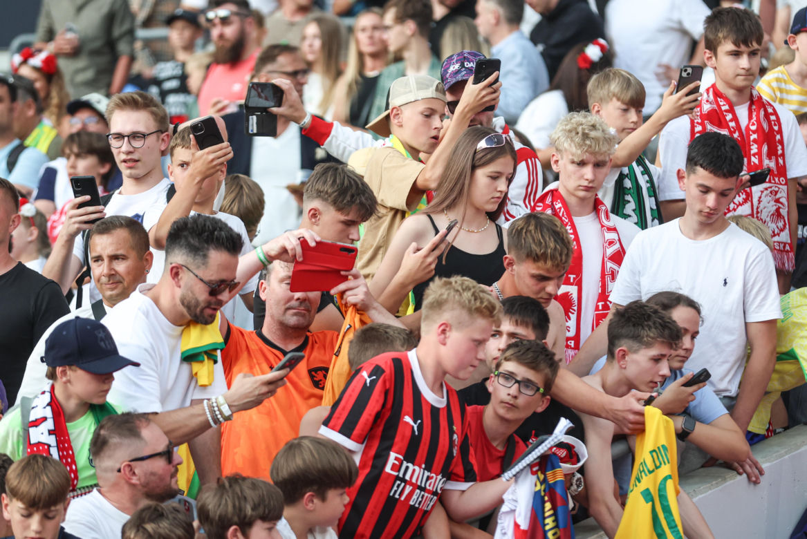 Kibice na meczu gwiazd Polska - Brazylia na Stadionie Śląskim