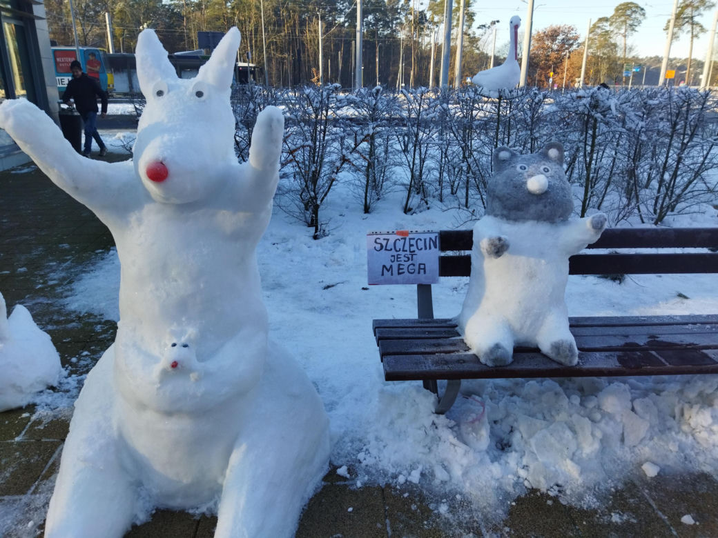 Lodowe rzeźby na "Głębokim"