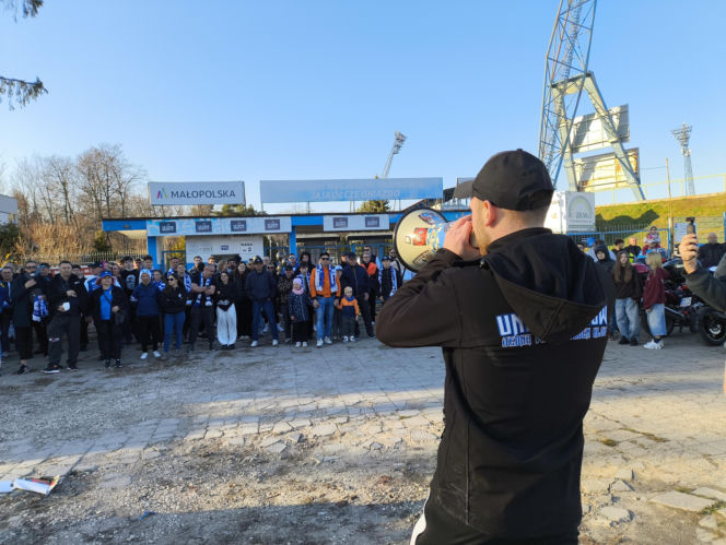 Smutny dzień dla tarnowskiego żużla. Kibice żegnają Unię Tarnów