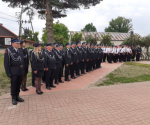 Dąbrówka Stany, gmina Skórzec: nowym wozem strażackim, po nowej drodze, do nowej szkoły