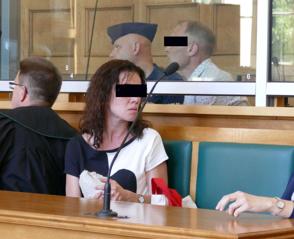 Zatłukli biznesmena trzonkami siekier. Jeden z morderców wciąż na wolności