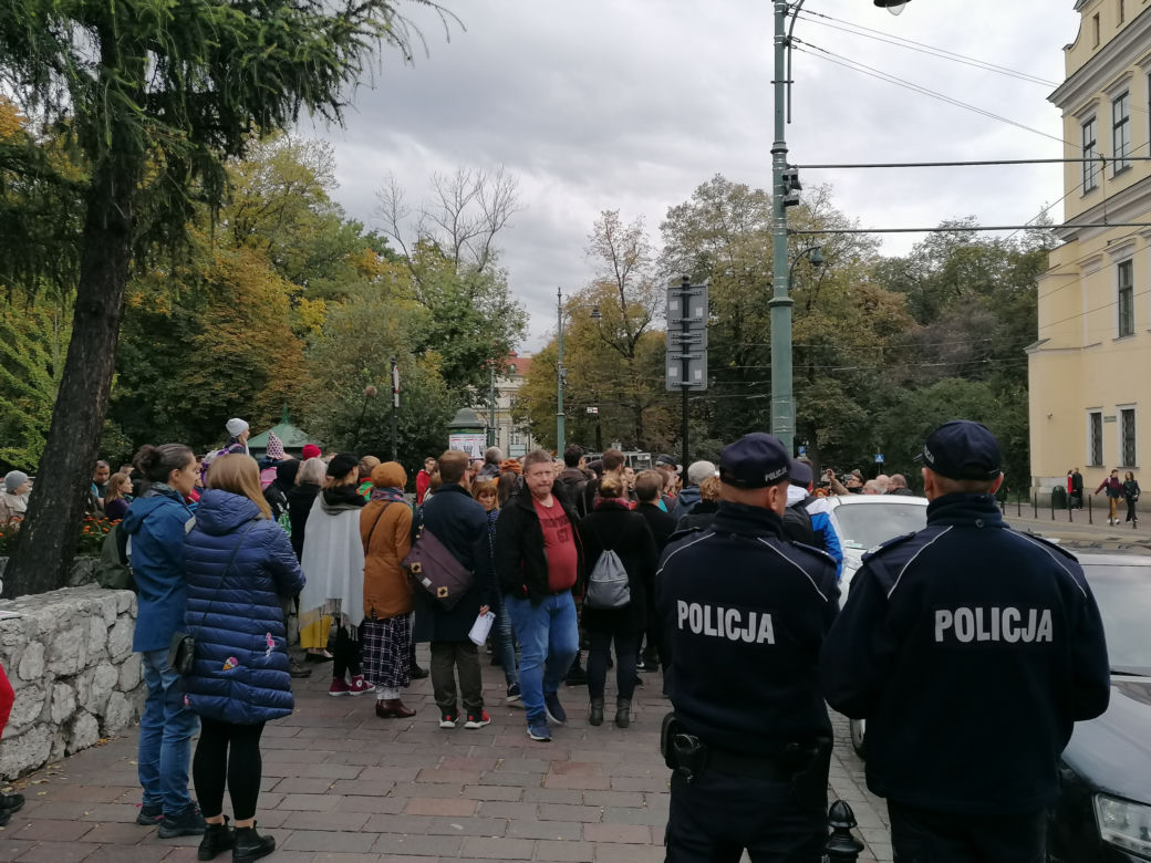 Protest przed krakowską kurią