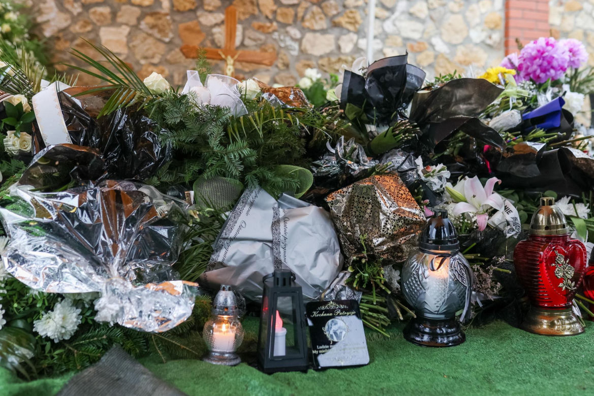 Pogrzeb 24-letniej gwiazdy TVN. Patrycję Widerę żegnały tłumy