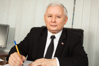Jarosław Kaczyński zarobił 150 tys. zł, a do tego ma 38 tys. zł emerytury! [OŚWIADCZENIE MAJĄTKOWE]