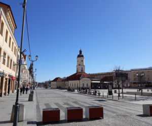 Rynek Kościuszki w Białymstoku przyciąga tłumy. To miejsce tętni życiem o każdej porze roku
