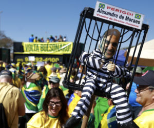 Był prezydent próbował uciec z aresztu! Użył lutownicy