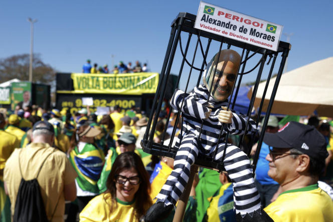 Był prezydent próbował uciec z aresztu! Użył lutownicy