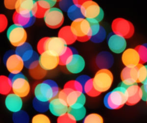 Ogromne kolorowe znicze z pozytywkami