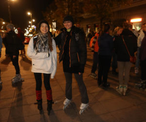 Nightskating. Warszawiacy przejechali stolicę na rolkach [Zdjęcia]