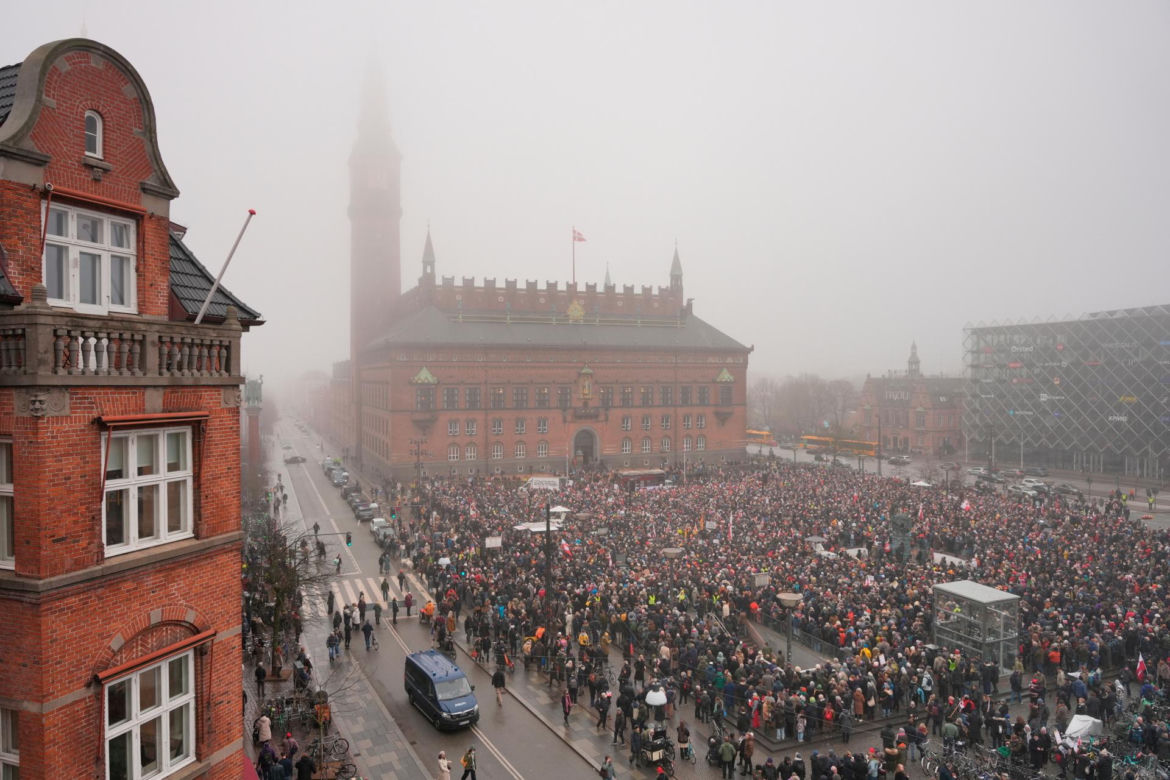 Tysiące ludzi na ulicach Kopenhagi. Masowe protesty przeciwko Trumpowi