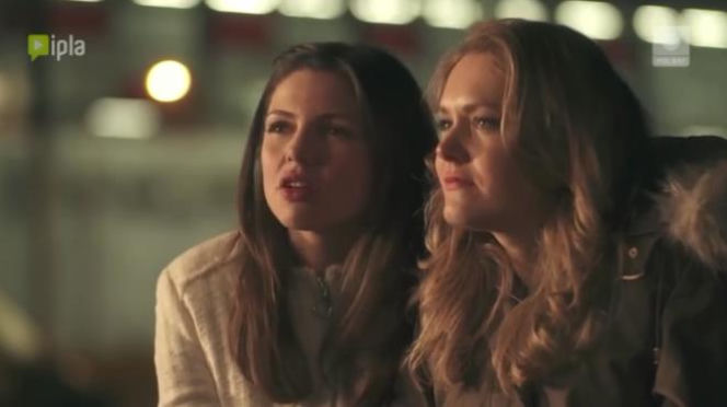 To nie koniec świata 2 sezon odcinek 18. Anka (Karolina Gorczyca), Ula (Magdalena Lamparska)