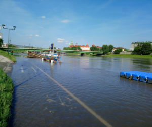 Kraków: Syf, smród i tony śmieci. Tak wyglądają bulwary wiślane po powodzi