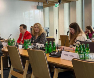 Wstrząsające dane z Warszawy: 20 procent gwałtów odbywa się w przewozach osób!