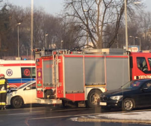 Groźna kolizja na rondzie Matecznego [ZDJĘCIA]