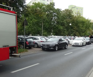 Naćpany kierowca zdemolował osiem aut i uciekł