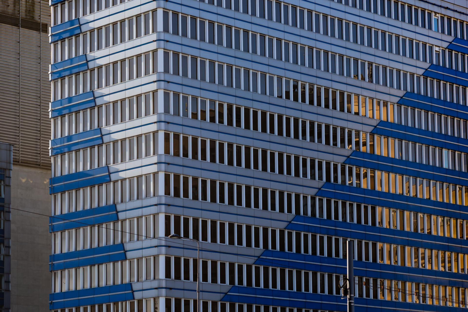 Biurowiec PKO na rogu Marszałkowskiej i Nowogrodzkiej w Warszawie