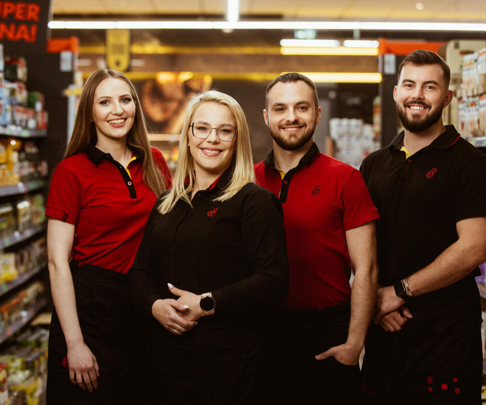 Zarobki w Biedronce poszły w górę. Tyle można zarobić w 2025 roku.