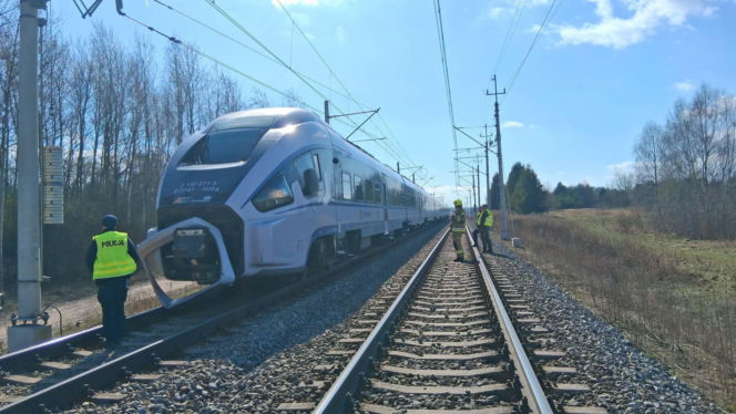 Śmiertelny wypadek w Piekoszowie. Pociąg relacji Wrocław-Lublin potrącił mężczyznę