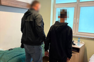„Podłożyliśmy bombę w samolocie”. Policjanci zatrzymali 15-latka
