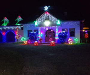 Magia Świąt w Świętokrzyskiem. Gdzie szukać najpiękniej oświetlonych domów? Rzepin i gmina Pawłów skradły show!