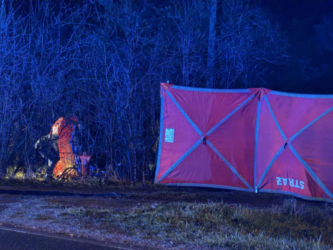 Makabryczne dachowanie auta na Mazowszu. 41-latek zginął uwięziony w blaszanej pułapce