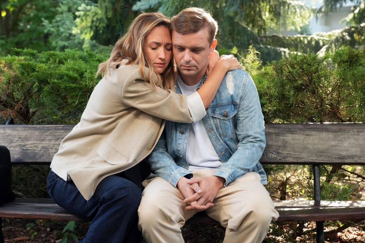 Barwy szczęścia, odcinek 3319. Asia (Anna Gzyra), Hubert (Marek Molak)