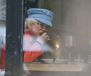 Katarzyna Figura przytula Maćka Musiałowskiego