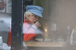 Katarzyna Figura przytula Maćka Musiałowskiego