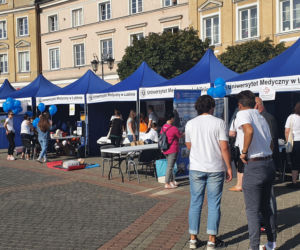 Trwa piknik Zadbaj o zdrowie” na Placu Zamkowym w Lublinie