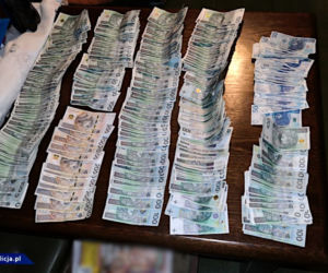 CBŚP rozbiło gang: zlikwidowało laboratoria, plantacje marihuany, skonfiskowało blisko 80 kg amfetaminy, przejęło nieruchomości, samochody, pieniądze.