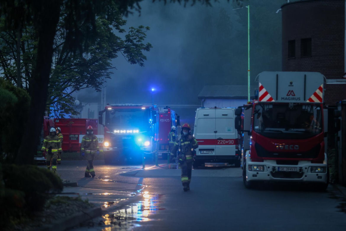 Pożar hali z elektrośmieciami w Gliwicach