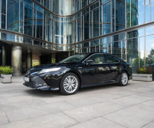 Toyota Camry 2.5 Hybrid Dynamic Force 218 KM e-CVT Executive