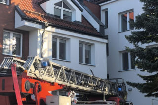 Pożar ZUS na Pomorzu! Ewakuacja 80 osób. Na miejscu pracuje 11 zastępów straży