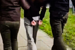 Nastolatki napadły na staruszkę w Legnicy. Jedna katowała, inne filmowały zdarzenie!