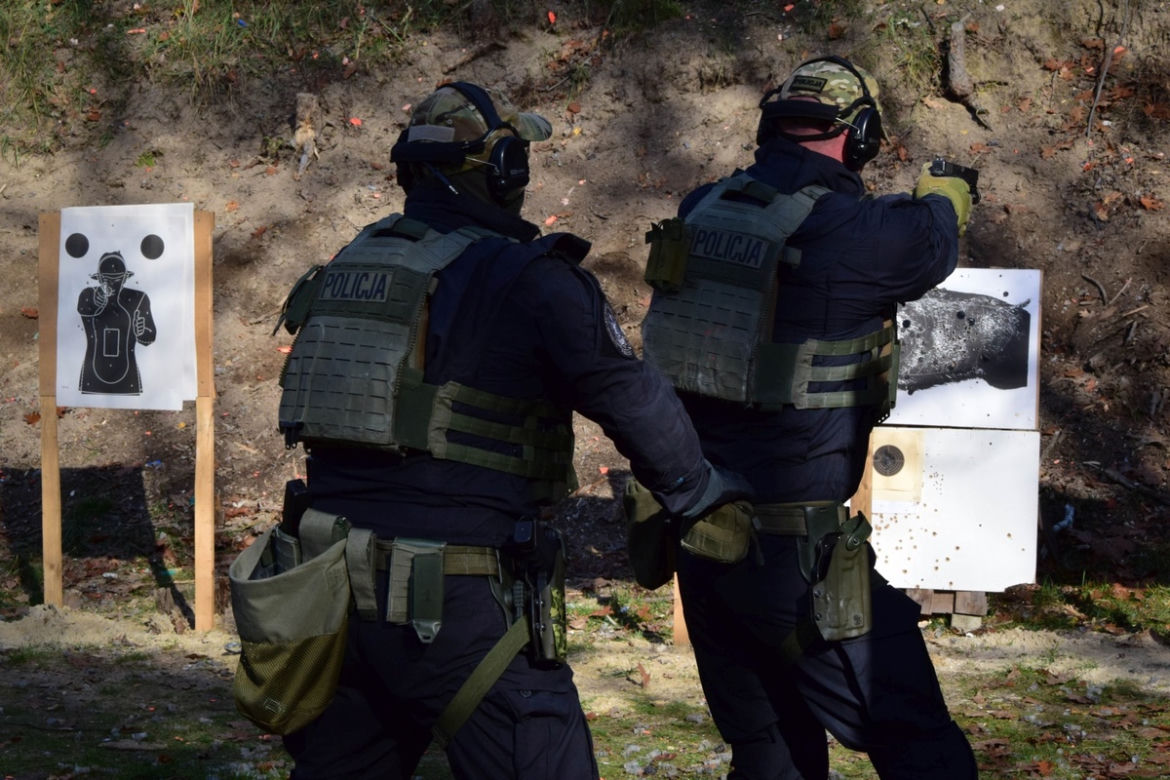 Jak z rąk terrorystów odbić głowę państwa? Ćwiczenia kontrterrorystów z Rzeszowa