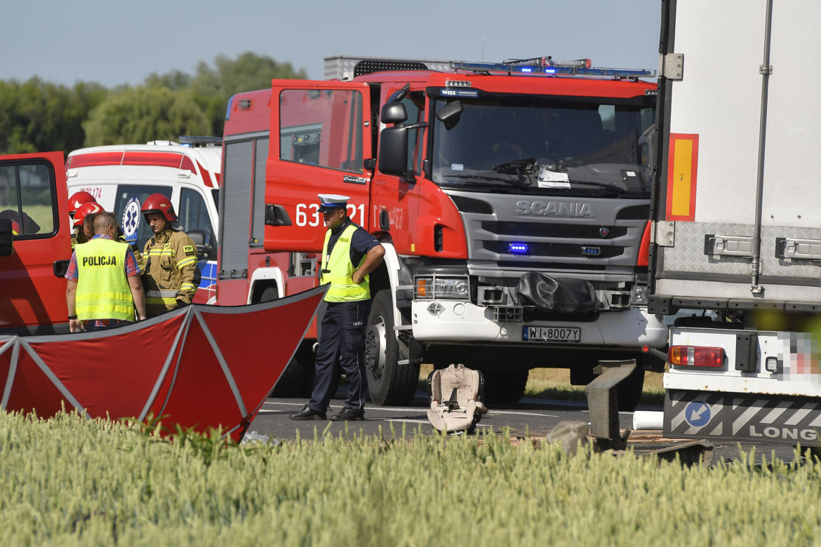 Elżbietów. Potworny wypadek pod Sochaczewem. Nie żyje pięć osób