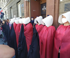 Kobiety strajkują przeciwko legalizacji przemocy domowejq