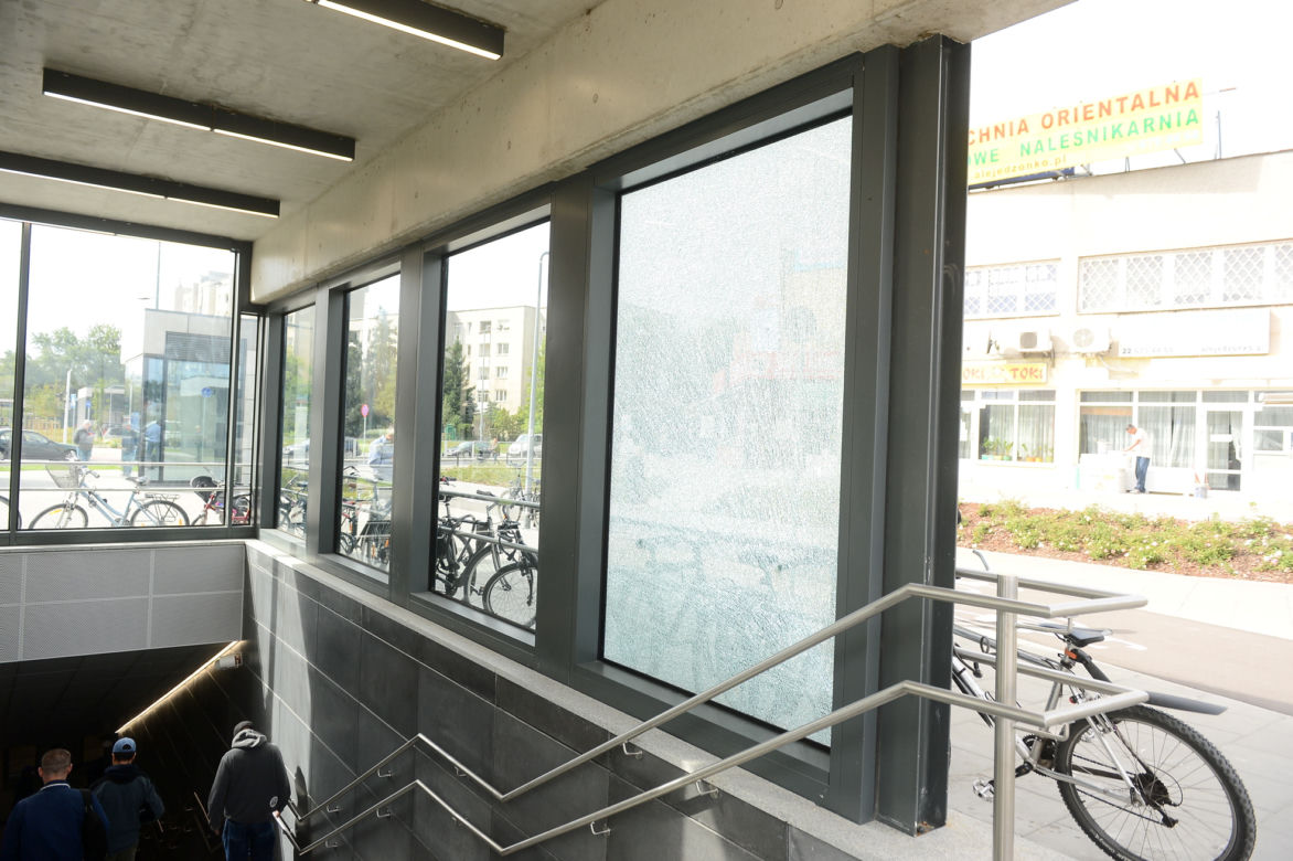 Nowe metro już się sypie