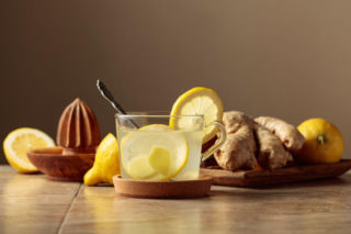 Czujesz się ociężale po świętach? Oto 5 prostych napojów, które pomogą Ci wrócić do formy