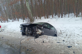 Wypadek na DW803. Cztery osoby przewieziono do szpitala!