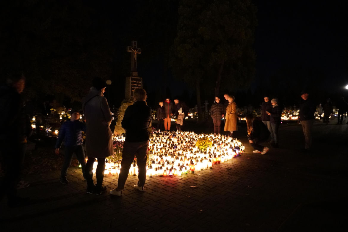 Wszystkich Świętych na cmentarzu w Katowicach-Piotrowicach 