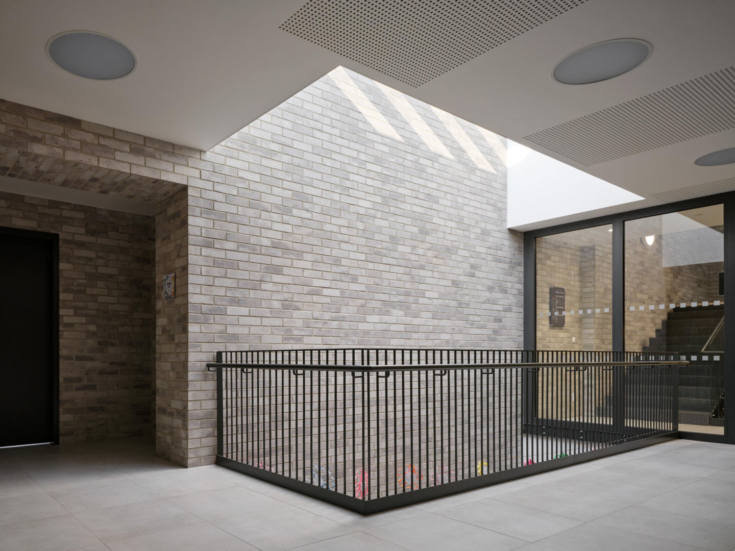 W czeskim Čebínie sklep spożywczy zamieniono w szkołę