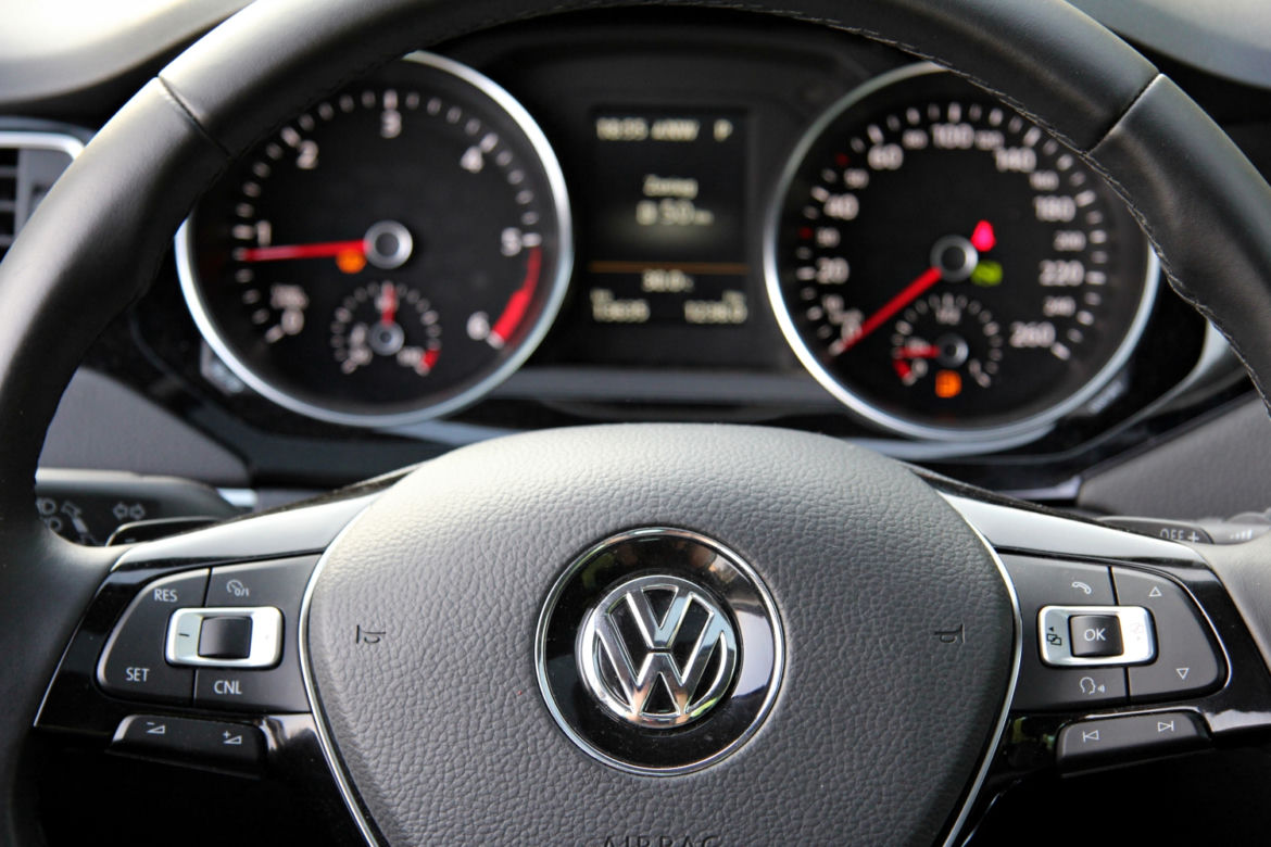 Volkswagen Jetta 1.4 TSI vs. Volkswagen Jetta 2.0 TDI