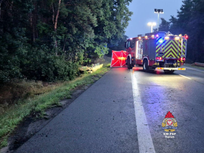 Tragiczny wypadek w Brzozie. Nie żyje 19-latka, kierowca BMW w szpitalu